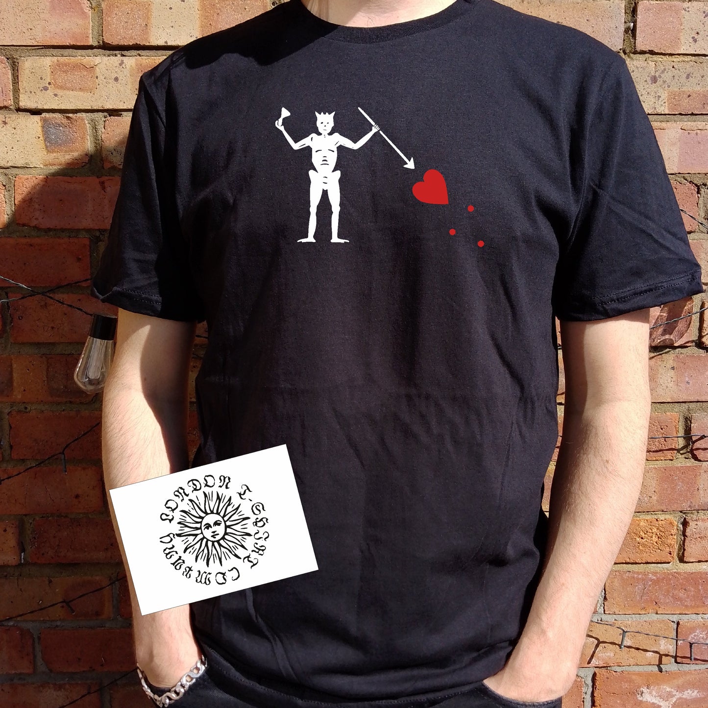 Black Beard Pirate Flag T-Shirt - ☠️ S-XXL