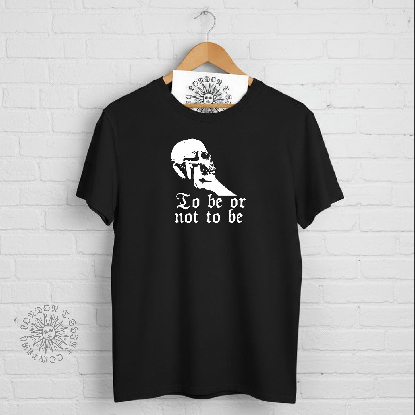 Hamlet Skull T-Shirt: "To Be Or Not To Be", Shakespeare, Literature